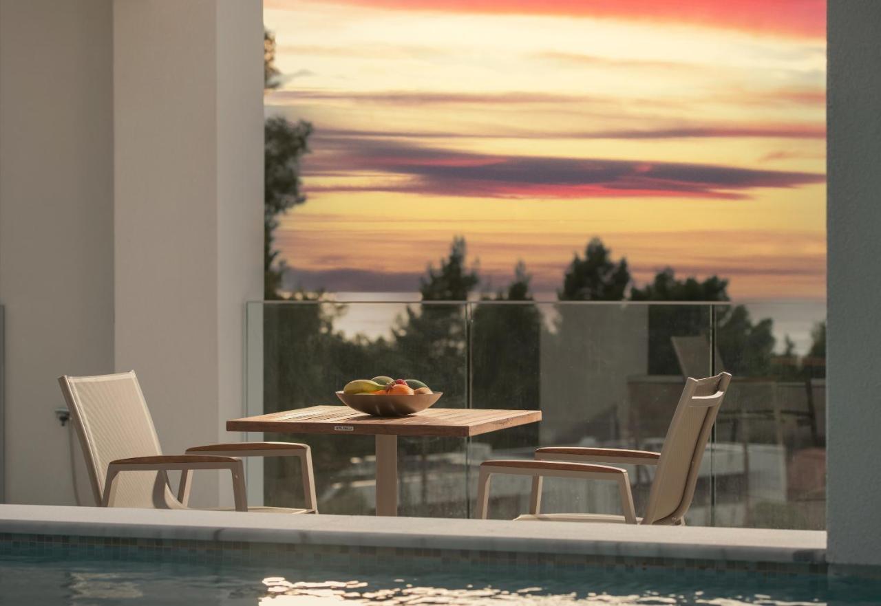 Nikiti Botanic Pool Suites Nikiti (Sithonia) Exterior foto